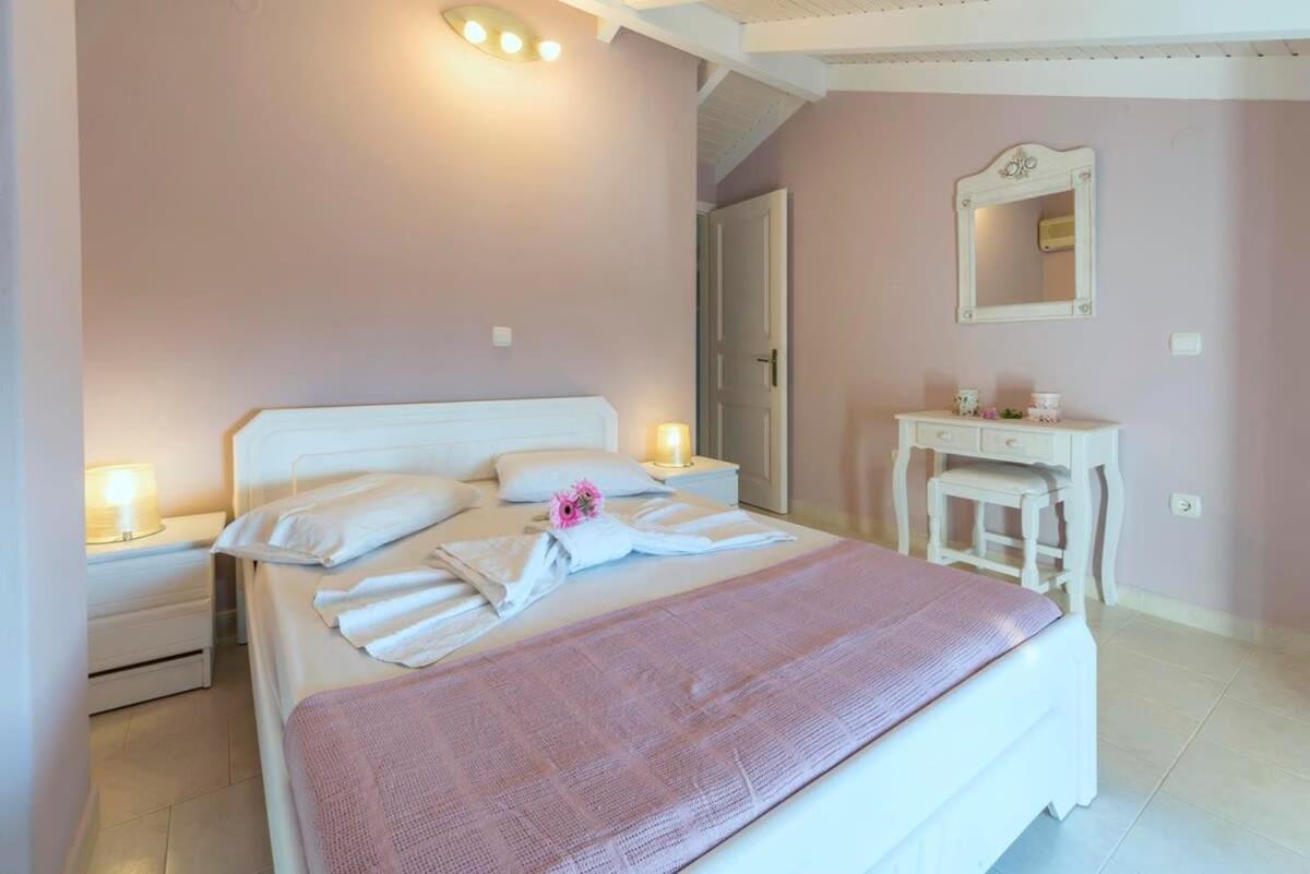 Paxoi Serene Oasis - Mylos Mediterranean Charm Arvanitakeika Zewnętrze zdjęcie